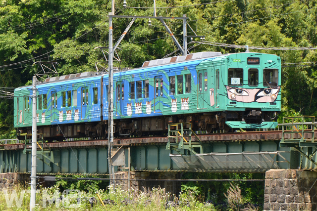 伊賀鉄道200系電車「緑色の忍者列車」(とよとみ/写真AC)