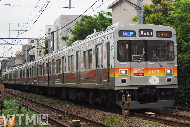 大井町線で運行している東急9000系電車(Katsumi/TOKYO STUDIO)