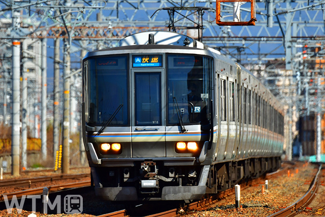琵琶湖線・JR京都線・JR神戸線などで運行しているJR西日本223系電車(H.Motti/写真AC)