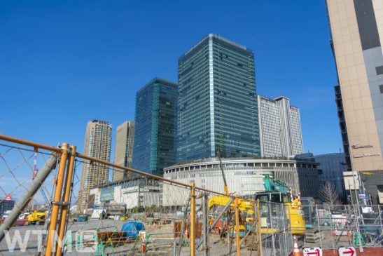 スマホと連動 駅サインが“自分専用の案内板”に 「うめきた新駅」世界初のホームドアも