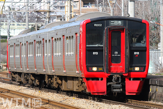 鹿児島本線などで運行しているJR九州813系電車(yanchi1984/Shutterstock)