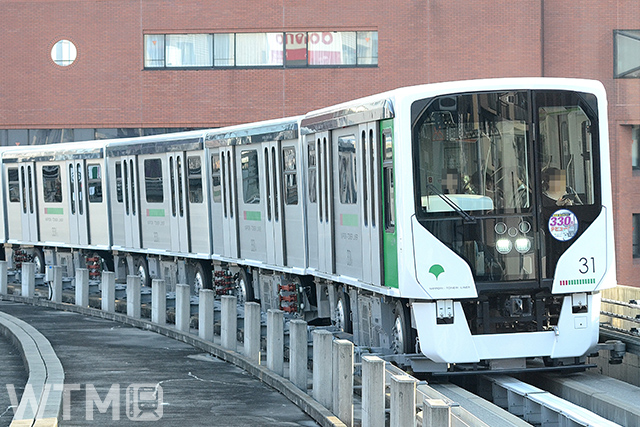 日暮里・舎人ライナーで運行している東京都交通局330形電車(Toshinori baba/Wikipedia, CC 表示-継承 4.0)