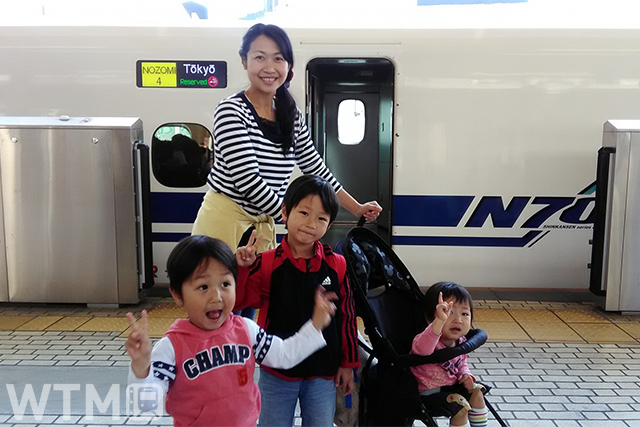 親子で東海道新幹線に乗車(イメージ)(セレファ/写真AC)