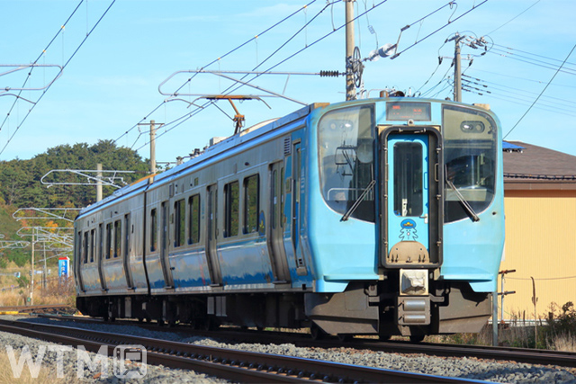 青い森鉄道「青い森703系」電車(kotatata/Photolibrary)