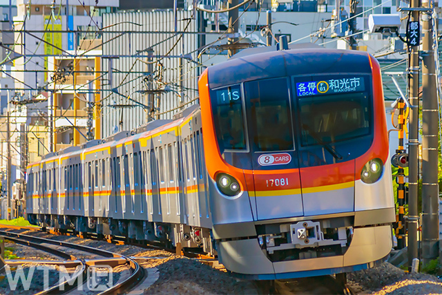 副都心線で運行している東京メトロ17000系電車(しろかね/写真AC)