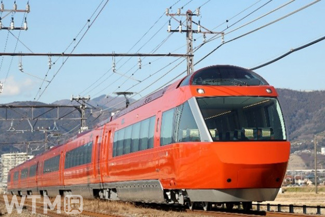 小田急「特急ロマンスカーGSE」70000形電車(画像提供: 小田急電鉄)