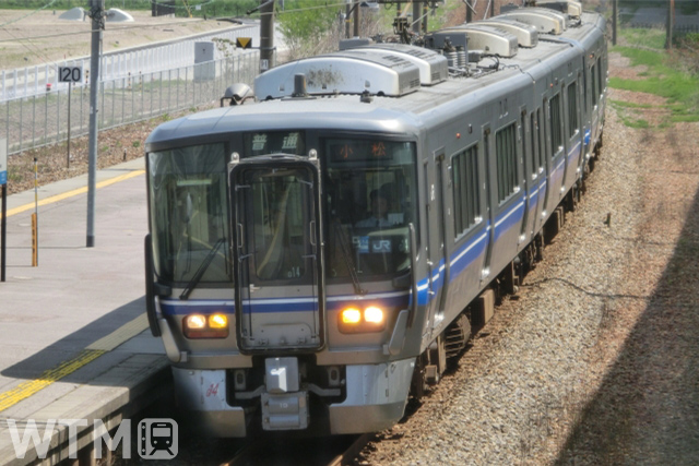 JR西日本521系電車(そいそいん/写真AC)