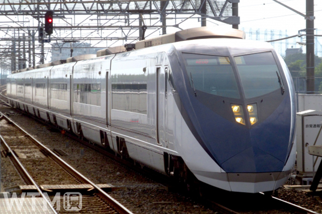 「スカイライナー」などで運行している京成AE形電車(りっくん_/写真AC)
