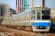 地下鉄空港線・箱崎線で運行している福岡市交通局1000N系電車(ninochan555/PIXTA)