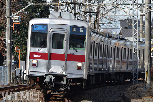 ダイヤ改正により種別廃止となる東上線「快速」として運行している東武10000型電車(Katsumi/TOKYO STUDIO)