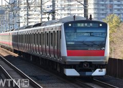 京葉線などで運行しているJR東日本E233系電車(Katsumi/TOKYO STUDIO)