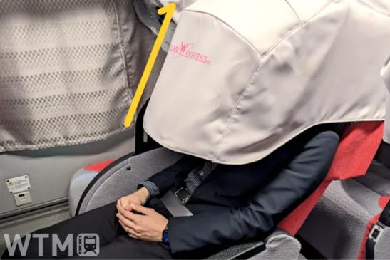 寝る直前までスマホOK! 「最強の4列シート」 顔すっぽり大型カバー WILLERの夜行バス