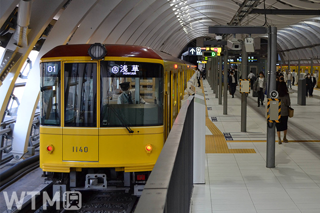 銀座線渋谷駅に停車中の東京メトロ1000系電車(Katsumi/TOKYO STUDIO)