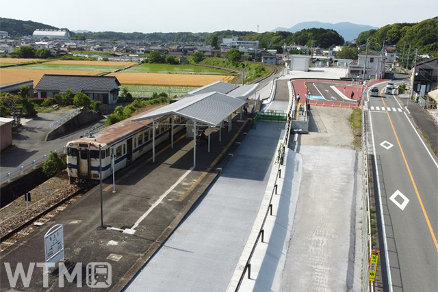 列車と「BRTひこぼしライン」が対面乗換できるよう整備される日田彦山線添田駅(画像提供:JR九州)