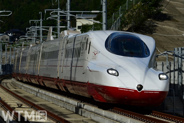 西九州新幹線「かもめ」として運行しているJR九州N700S(京翔九彩/写真AC)