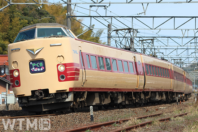 特急「やくも」からの引退を前にリバイバル塗装企画第1弾「国鉄色」となったJR西日本381系電車(画像提供:JR西日本)