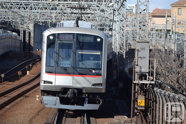 有料座席指定サービス「Q SEAT」車両を組み込んだ東急5050系電車(Katsumi Yokoyama)