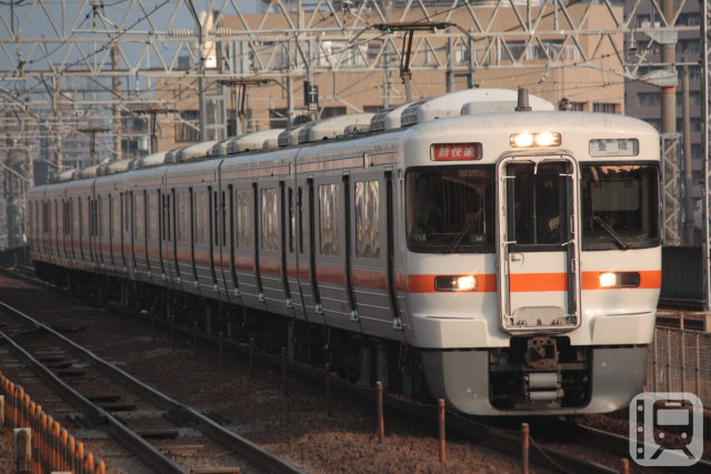 東海道本線などで運行しているJR東海313系電車(taso583/PhotoAC)