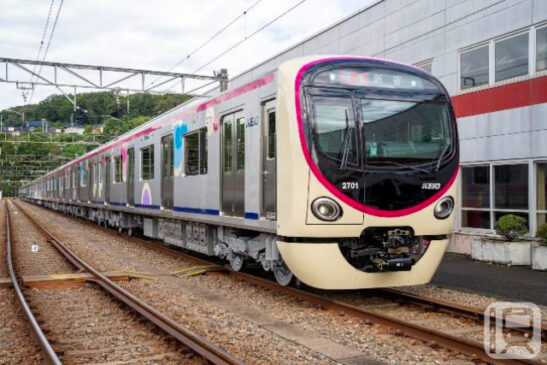 京王の新車「2000系」運行開始前にお披露目会 予約不要で車内見学・撮影自由 アプリに車種がわかる新機能も
