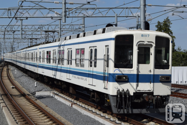 東武アーバンパークラインなどで運行している東武8000系電車(Katsumi)