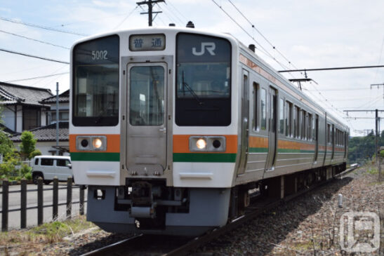 飯田線で運行しているJR東海213系5000番台電車(Katsumi)