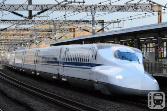 東海道・山陽新幹線で運行しているJR西日本N700(Katsumi)