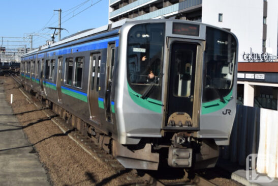 仙台空港アクセス線直通列車として運行しているJR東日本E721系電車(Katsumi)