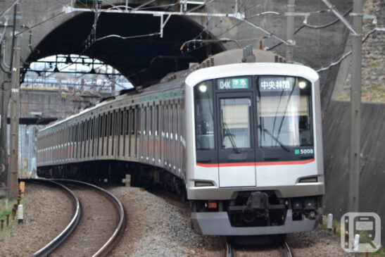 衝突事故による車両不足が影響し朝の田園都市線で一部減便 混雑緩和のため急行を準急に置き換え 東急ダイヤ改正