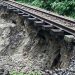 2025年8月7日(木)から降り続いた大雨により日豊本線霧島神宮駅～国分駅間で発生した築堤崩壊の被害(JR九州提供)