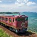 観光列車「○○のはなし」として運行するJR西日本キハ47形気動車(JR西日本提供)