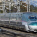 東北新幹線で運行しているJR東日本E5系新幹線(Katsumi)