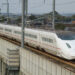 九州新幹線で運行しているJR九州800系新幹線(ninochan555/PhotoAC)